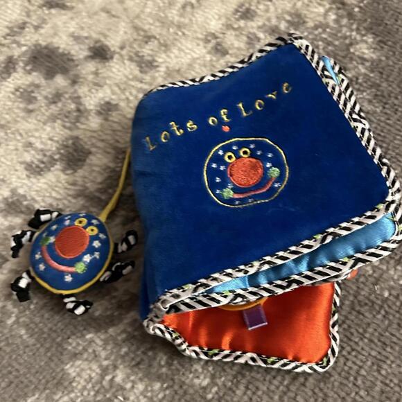 Manhattan Toy- Hello Baby Cloth Books - Picture 2 of 8